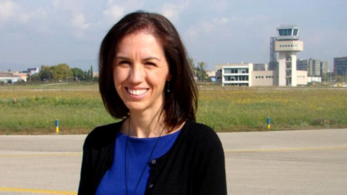 Ana Molés: “Estamos hablando con el sector del automóvil y Citroen para recuperar el vuelo a París”