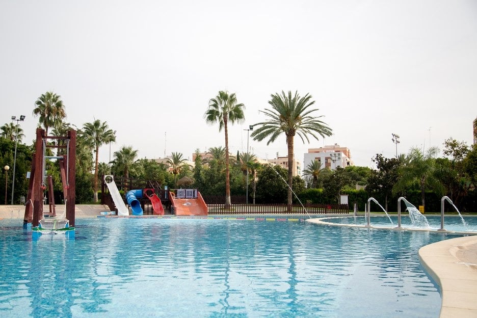 Vista general de la piscina de Benicalap