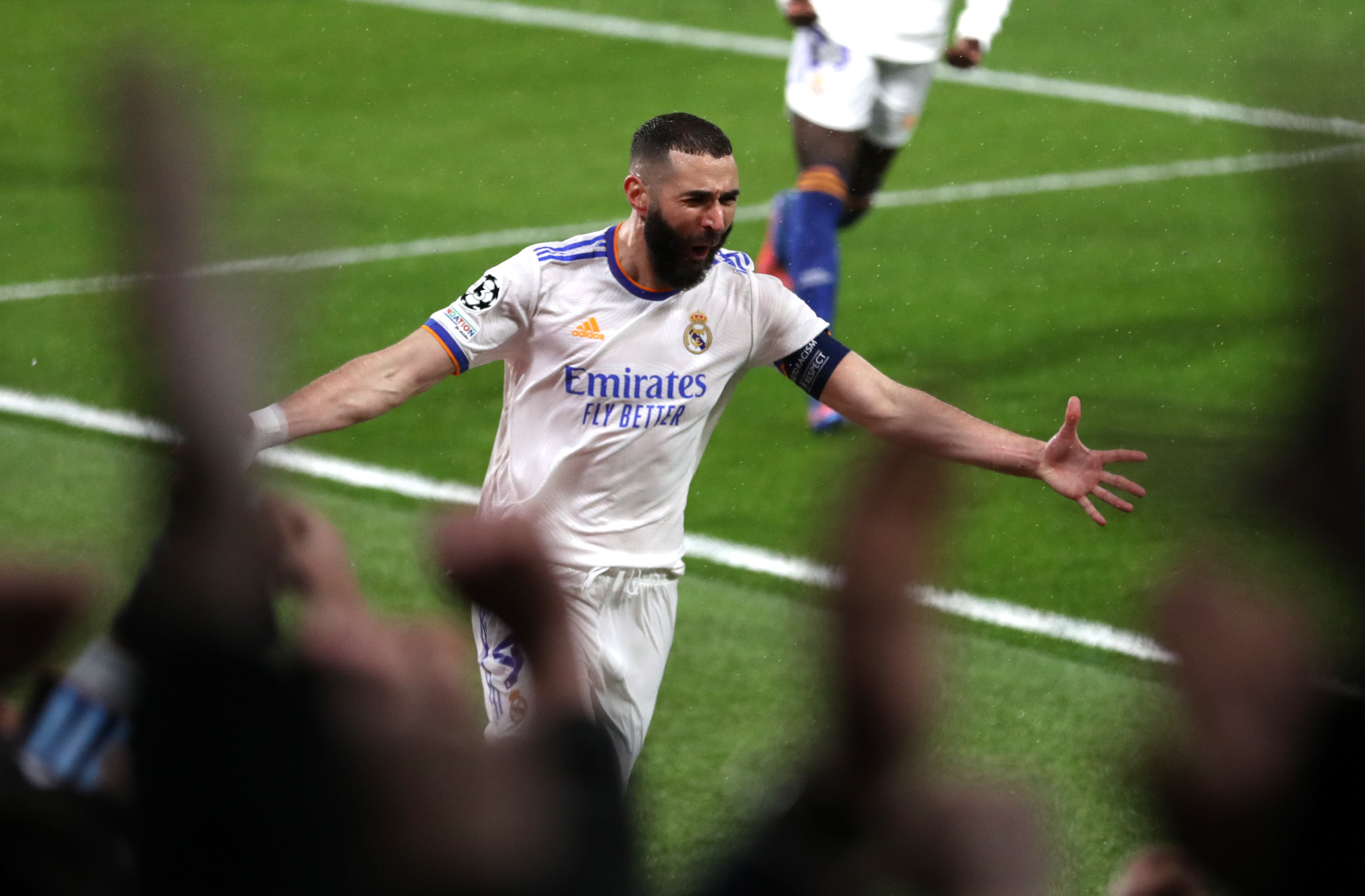 Karim Benzema celebra uno de sus goles en la Champions League