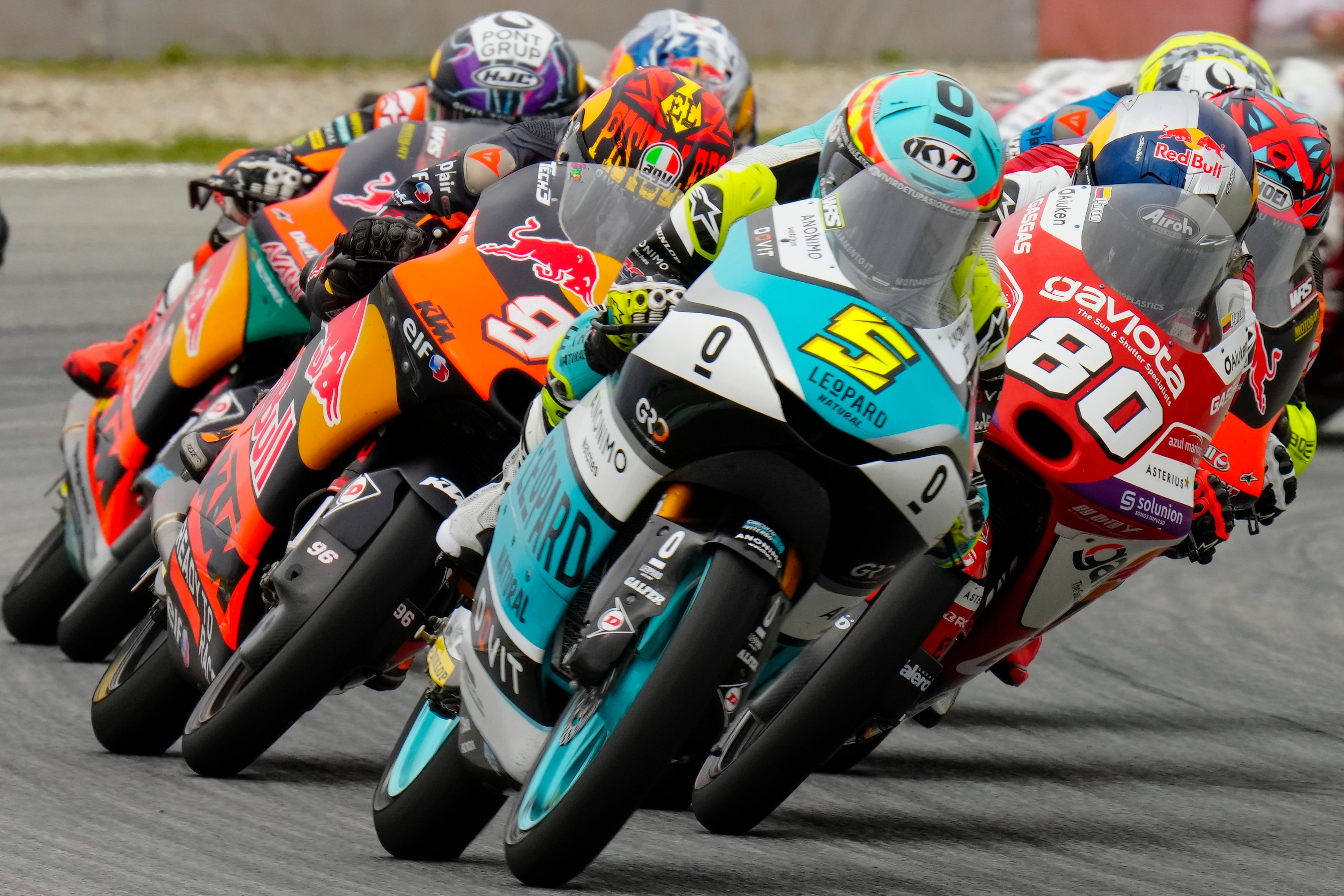 Carrera de Moto3 disputada en el circuito de Montmeló. EFE/ Enric Fontcuberta