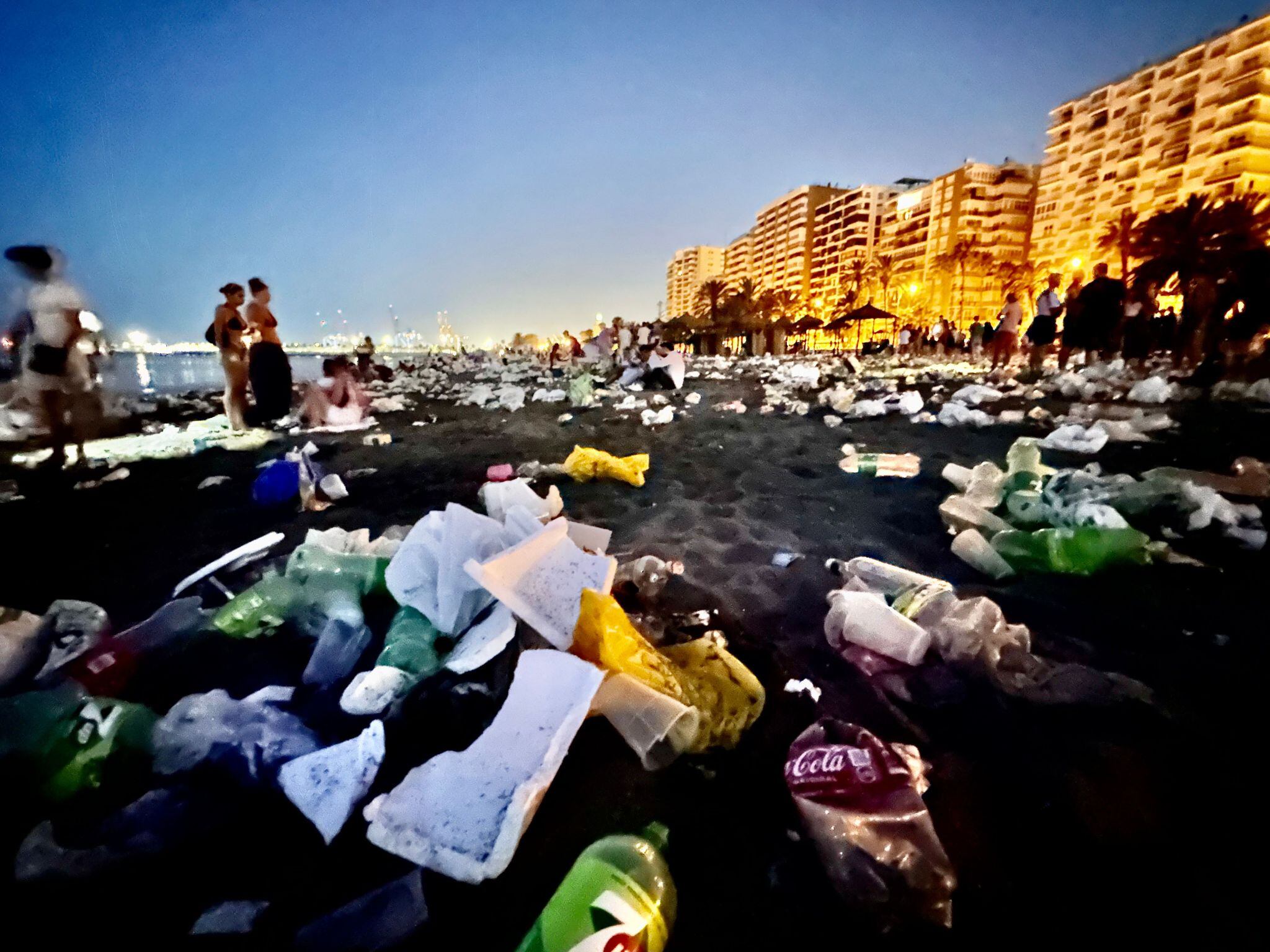 Playa de La Malagueta, este sábado 24 de junio, tras la Noche de San Juan