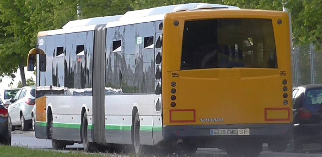 Autobús Castillo circulando por Jaén.