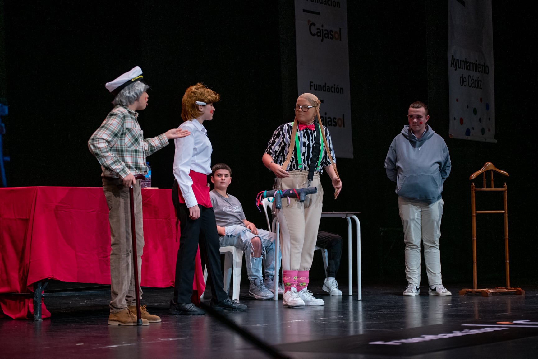 El cuarteto juvenil No me grites que no te veo (el secuestrador de comparsistas) en el Teatro Falla