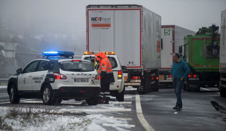 La Autovía A-52 sufrió restricciones al tráfico pesado