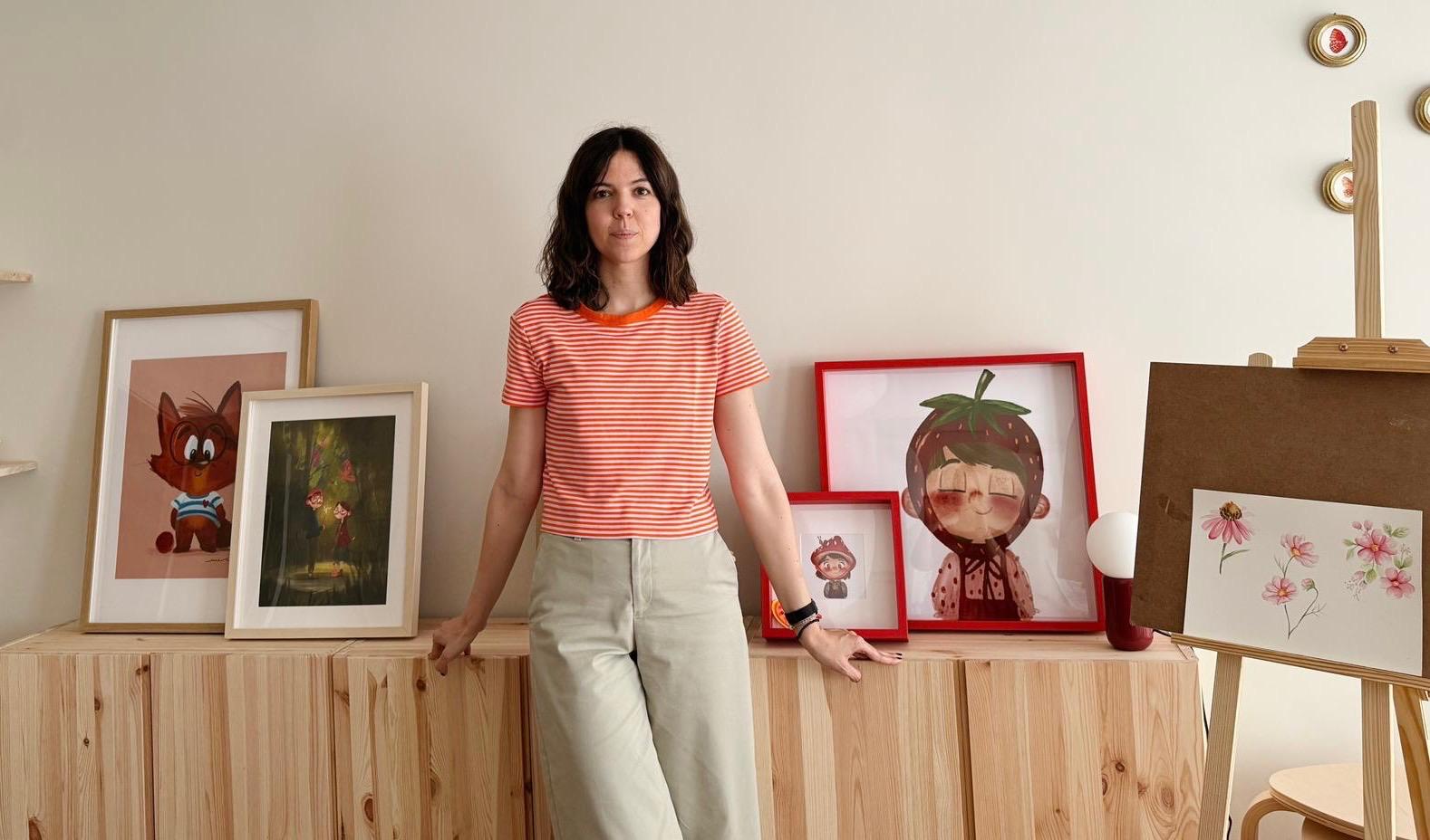 Cristina Martínez Benita, ilustradora conocida como EME Acuarelas, autora del cartel de San Julián de 2025.