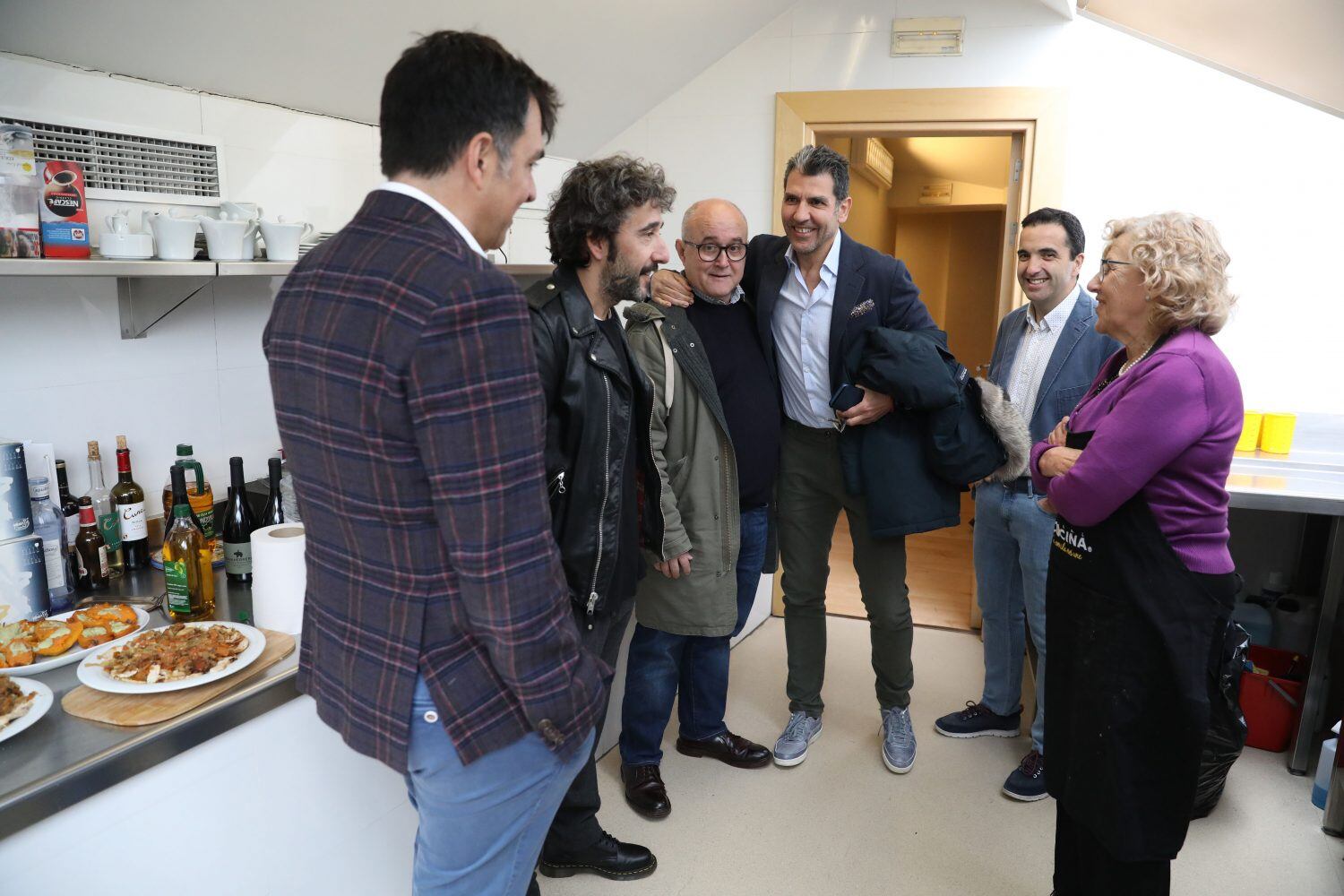 Manuela Carmena, con Óscar Velasco, Ramon Freixa, Paco Roncero, Ricardo Sanz y Diego Guerrero.