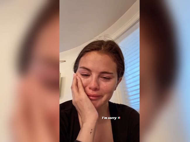 Captura de video de la cuenta oficial de Instagram de la actriz estadounidense Selena Gomez llorando tras las órdenes de deportación masivas de inmigrantes indocumentados.