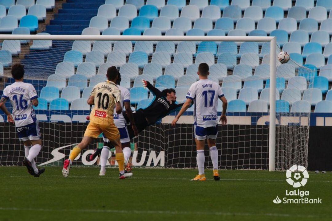 Cristian Álvarez solo tuvo que intervenir una vez y vivió un partido tranquilo