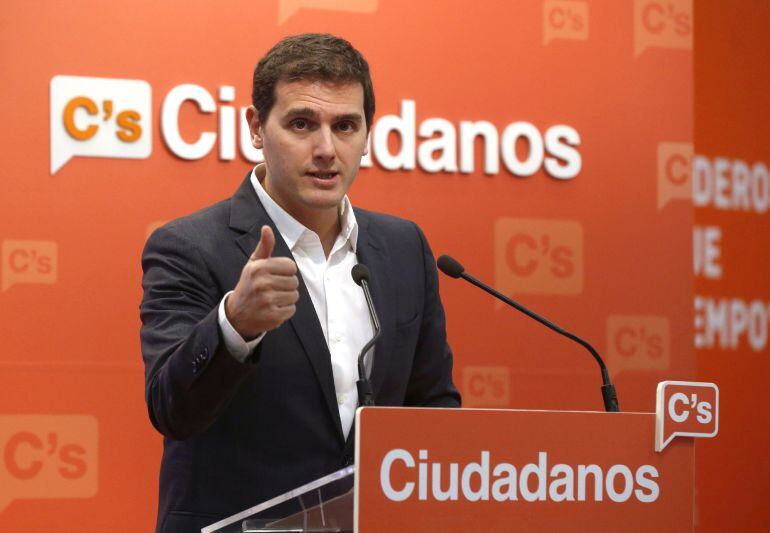 El líder de Ciudadanos, Albert Rivera, durante una rueda de prensa en la sede del partido