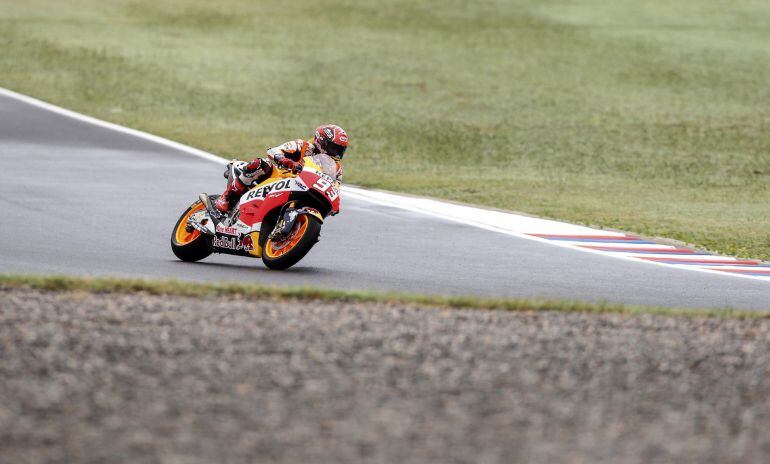 El piloto español Marc Márquez (Repsol Honda) durante el Gran Premio de Argentina de Moto GP que se disputa en el circuito de Termas de Río Hondo, Argentina