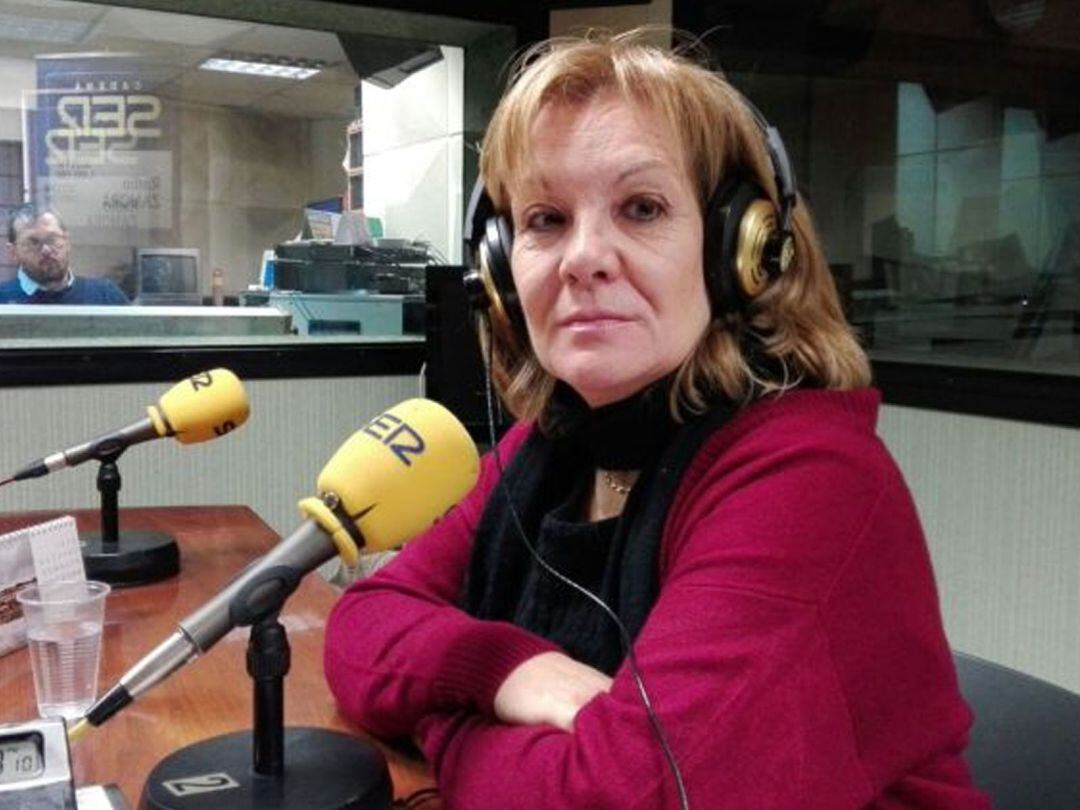 Isabel García Prieto, presidenta de la Junta Pro Semana Santa, en los estudios de Radio Zamora