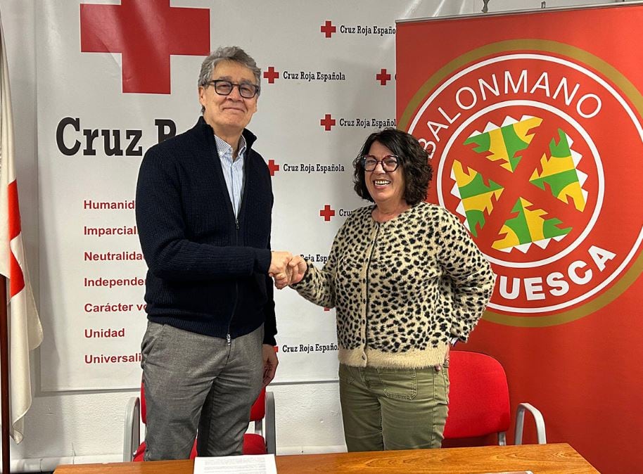 Pachi Giné, presidente del BM Huesca, y Obdulia Hervera, presidenta del Comité Local de Huesca