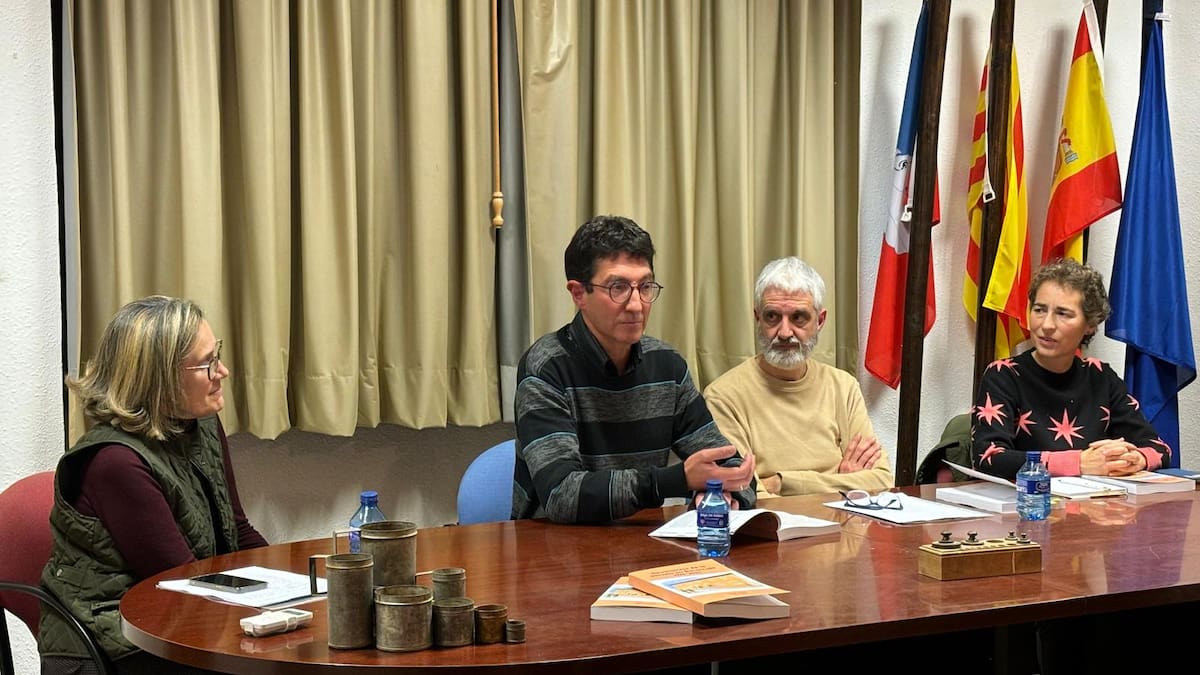 Presentado el libro "Remeranzas de la escuela en Biscarrués (1925–2025)"