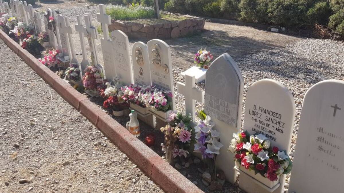 Un cementerio digno para personas sin recursos