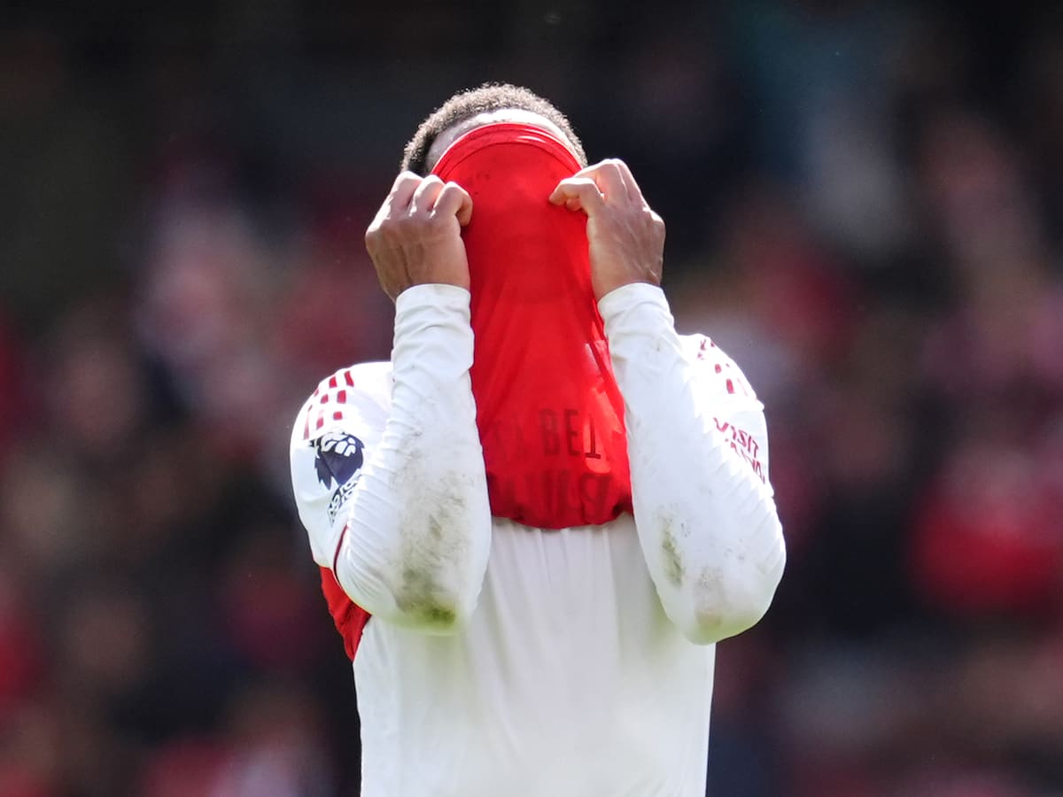 El Arsenal se hunde y el City se frota las manos