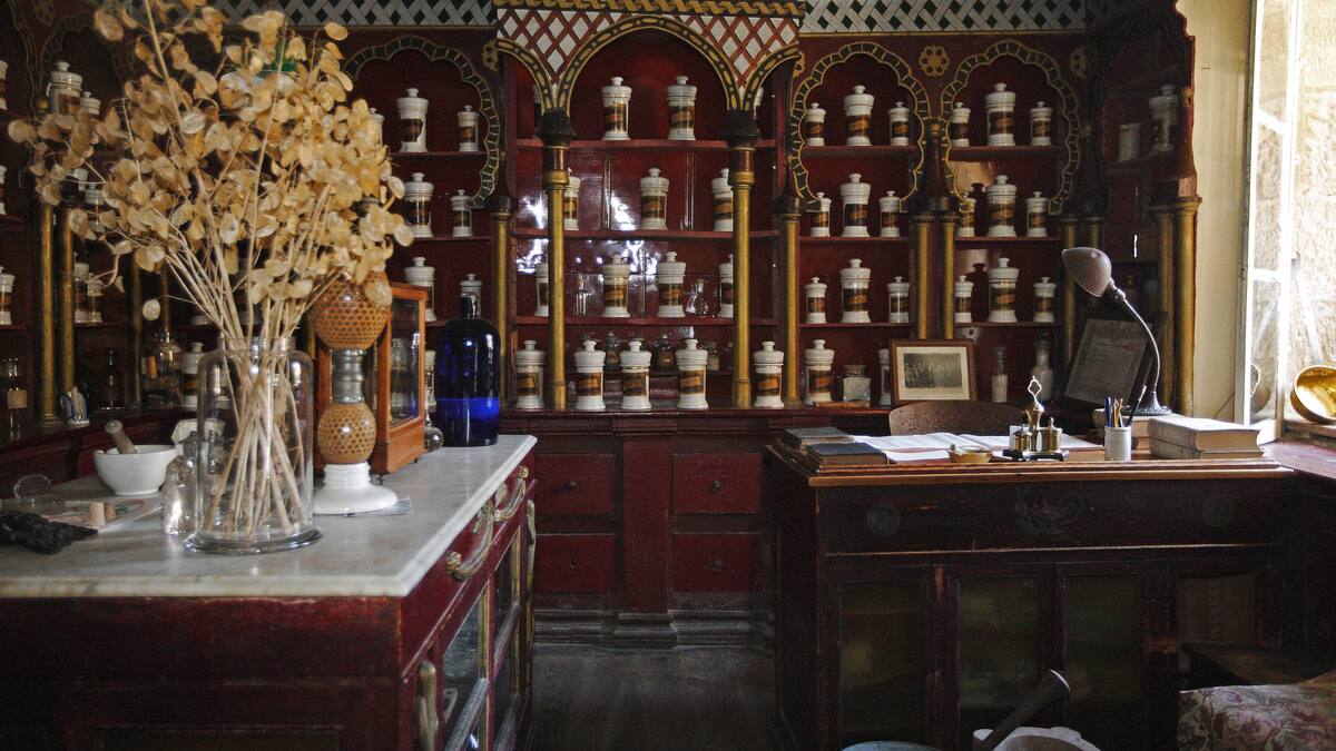 Un paseo por farmacias emblemáticas de La Rioja