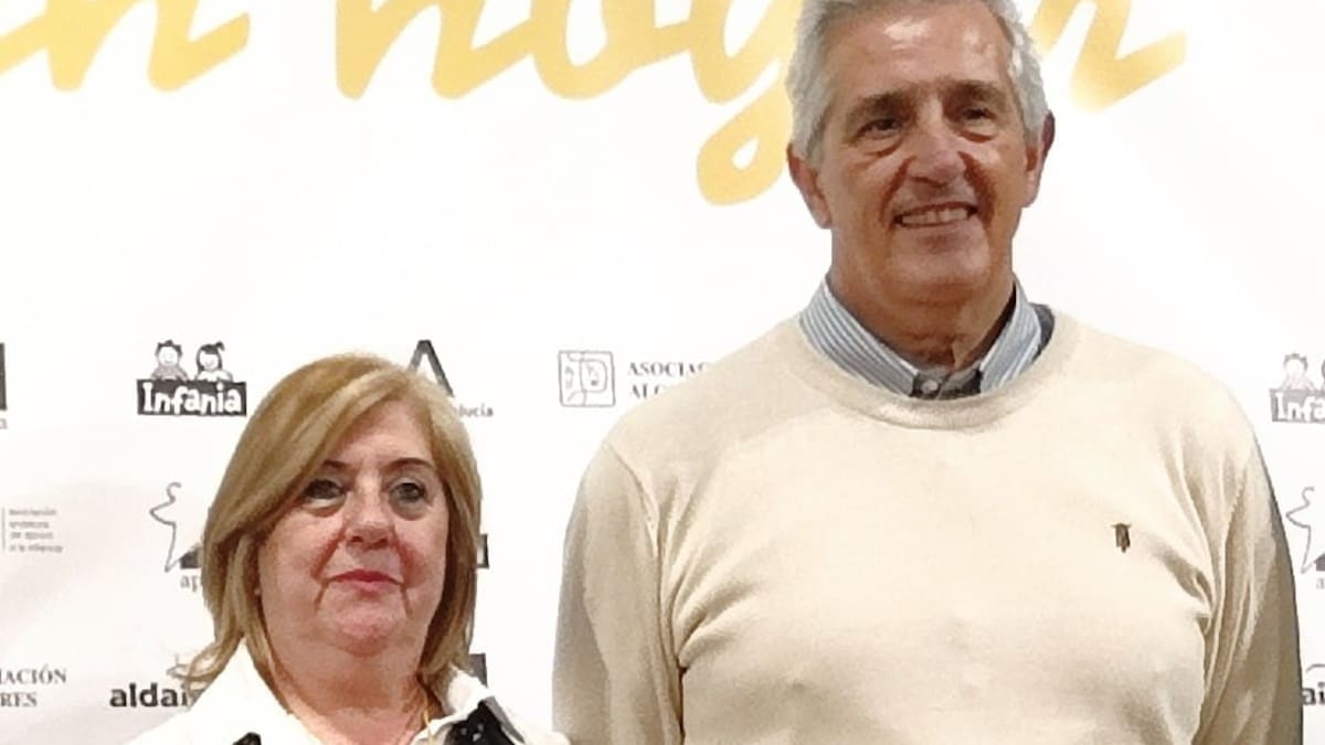 Luis y Toñi, familia de acogida temporal de menores tutelados en Córdoba