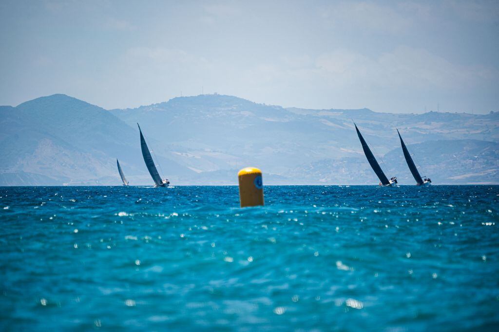 El First 40.7 ‘Ucosound-Tareis T’ de Joaquín Angolotti se ha proclamado vencedor de la décima Regata Straitchallenge disputada entre Algeciras, Tarifa y Ceuta
