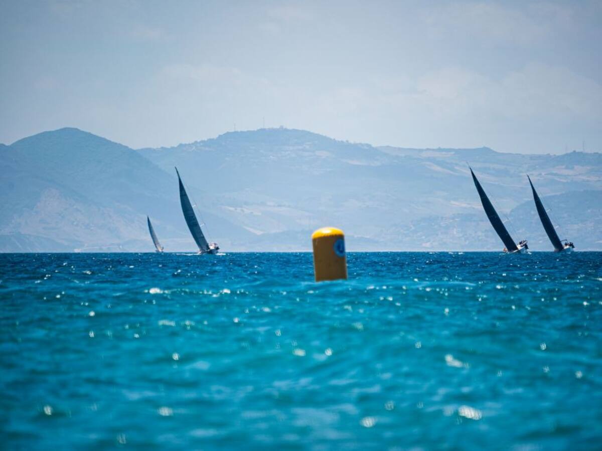 La embarcación ‘Ucosound-Tareis T’’ de Joaquín Angolotti gana la décima Regata Straitchallenge