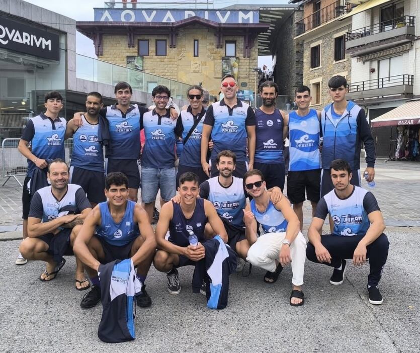 Equipo masculino de la SD Tirán Pereira, en Donosti