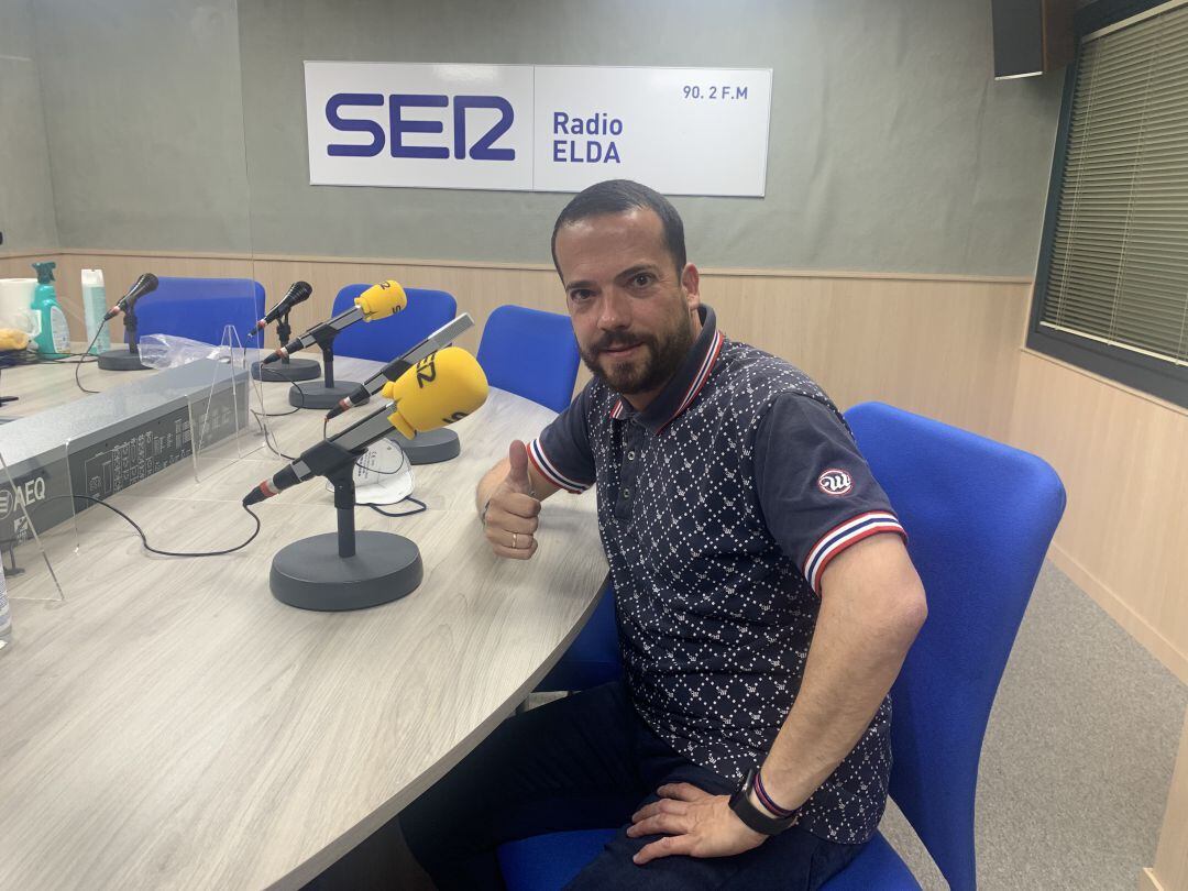 Santi Rico no seguirá en el banquillo de la primera plantilla del Eldense