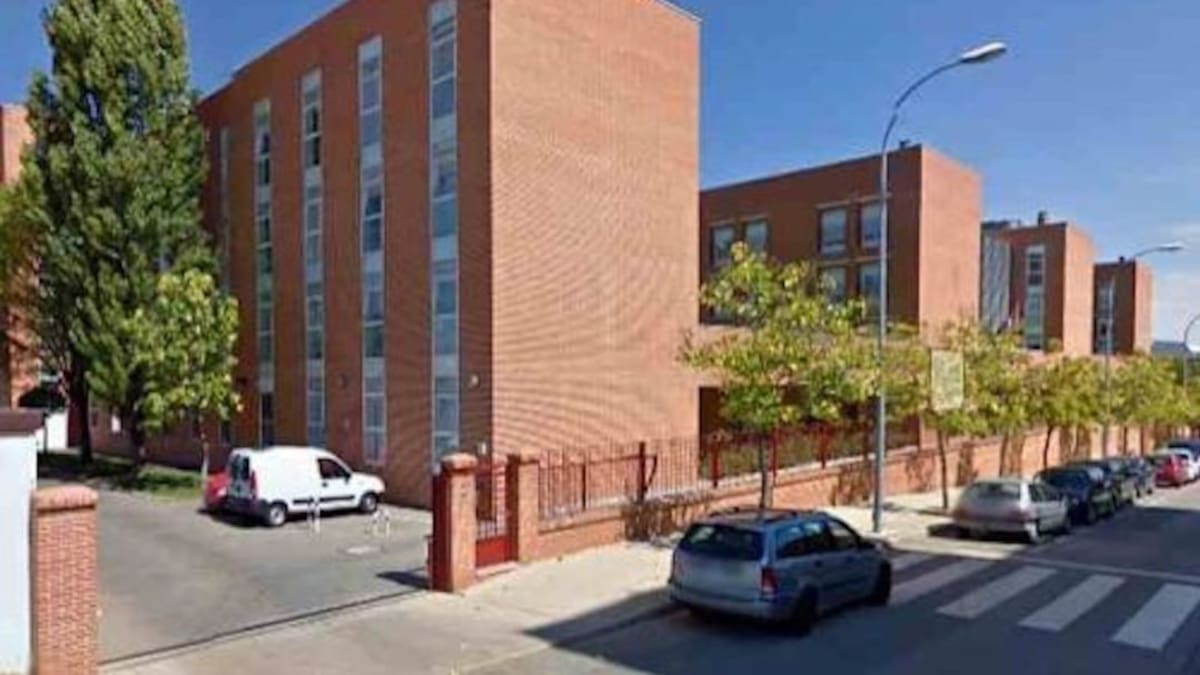 Al menos nueve fallecidos en la residencia de mayores 'Los Royales' de la Junta de Castilla y León en Soria