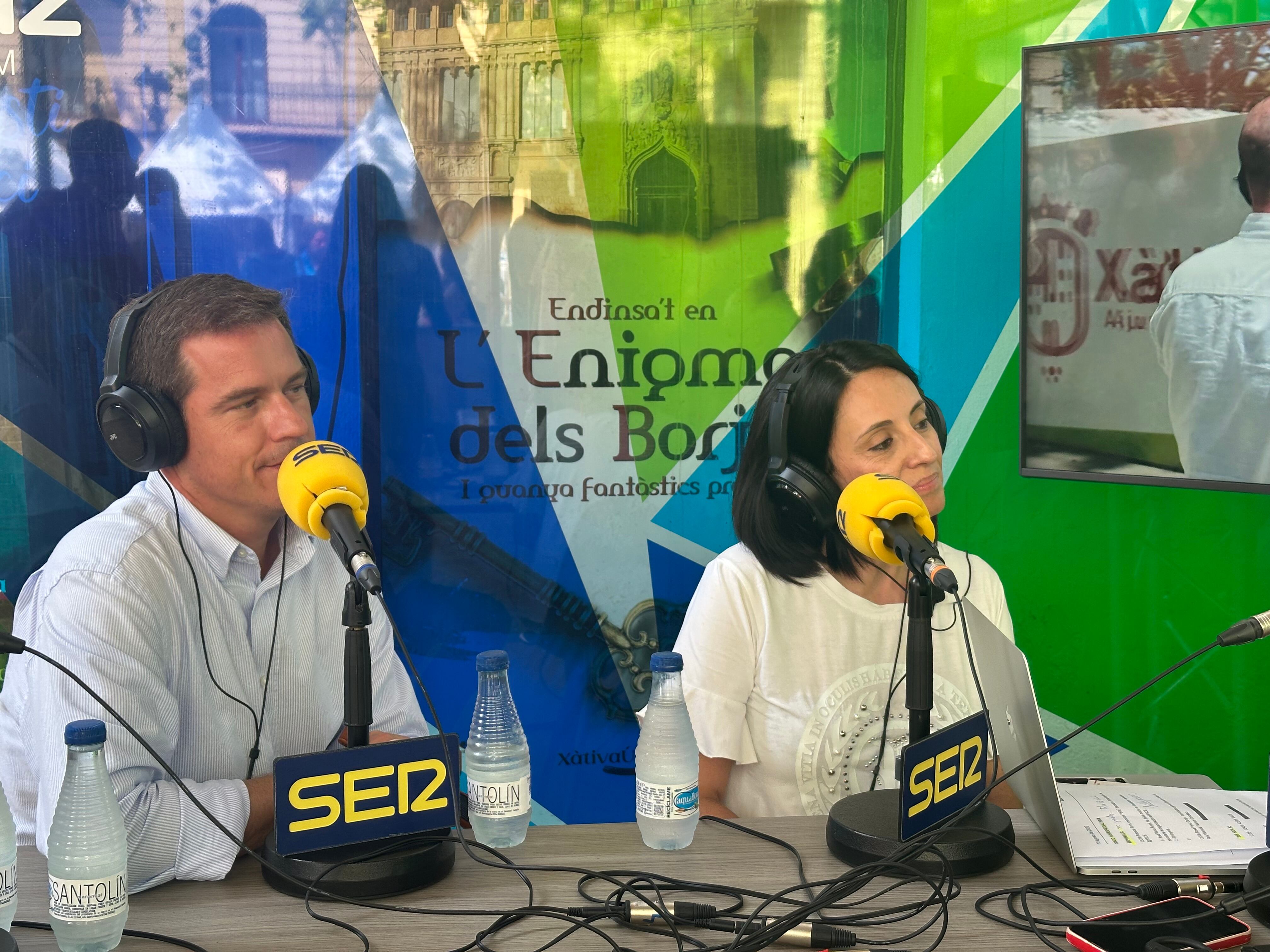 Roger Cerdà y Rebeca Torró. Fuente: Radio Xàtiva Cadena SER
