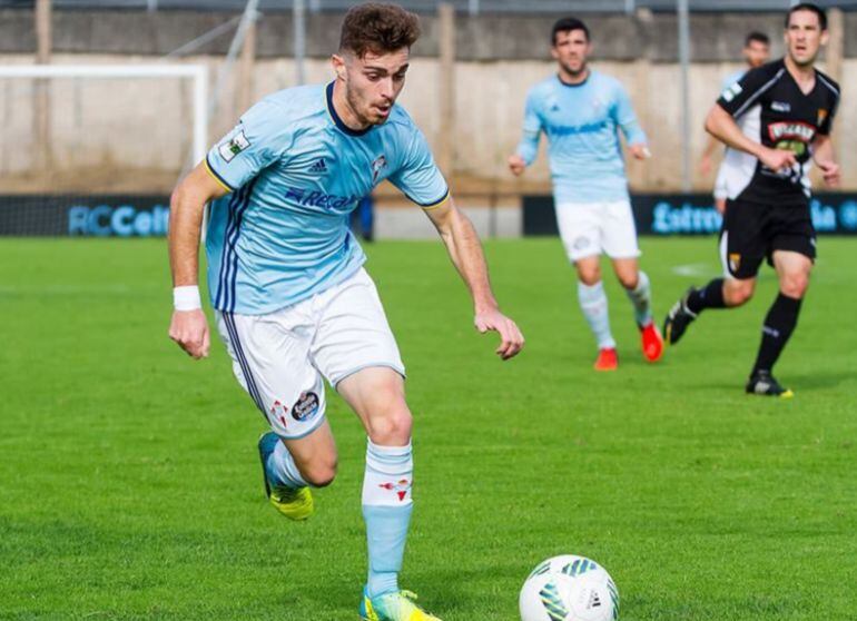 Hernández en un encuentro con el filial del Celta