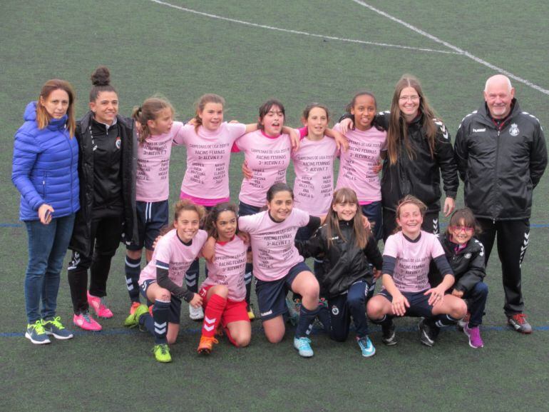 Campeonas al final del partido.