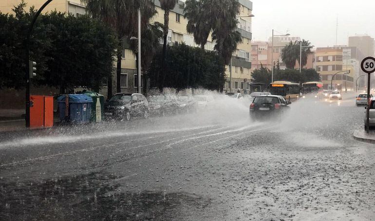 Inundación en la avenida Juan Carlos I