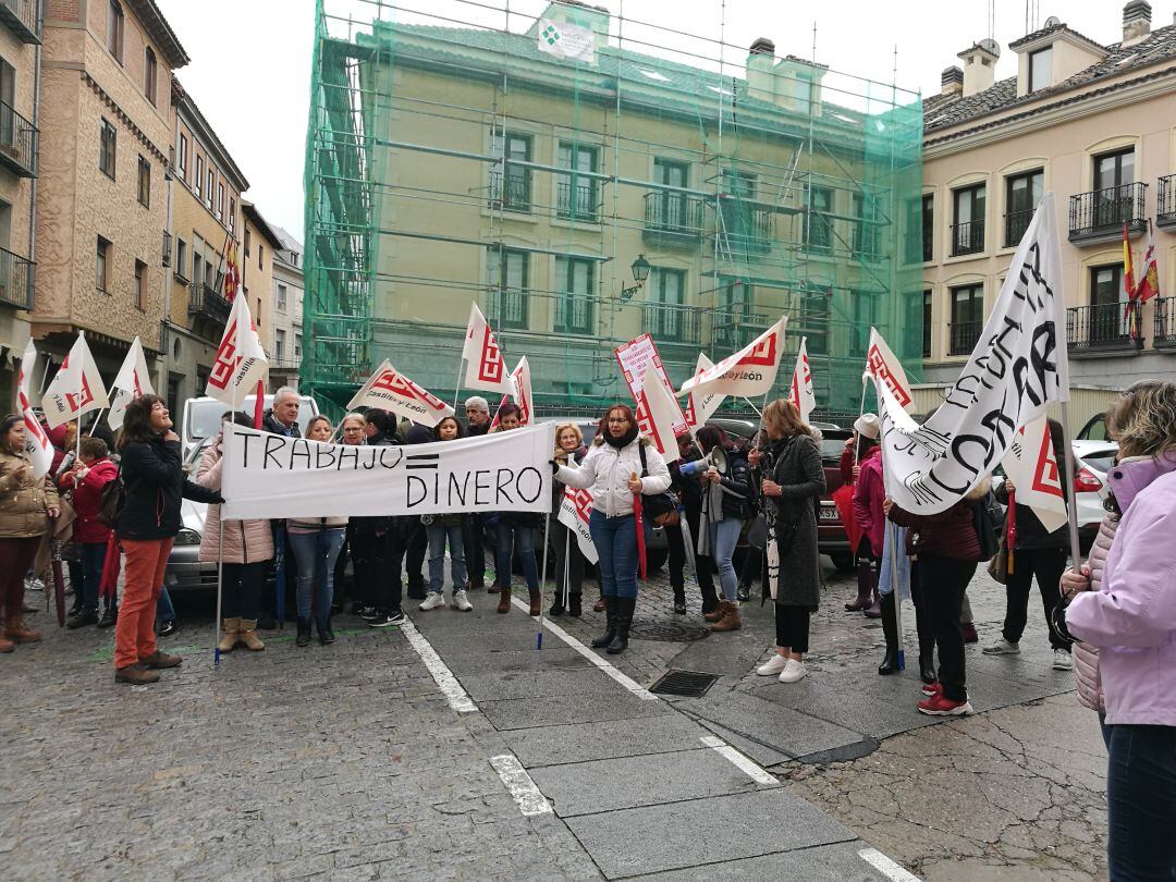 Imagen de una de las protestas de las trabajadoras de la limpieza de las residencias provinciales