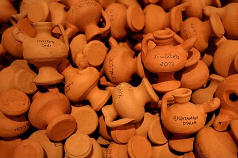 Un montón de Xiulitets de Alcoi