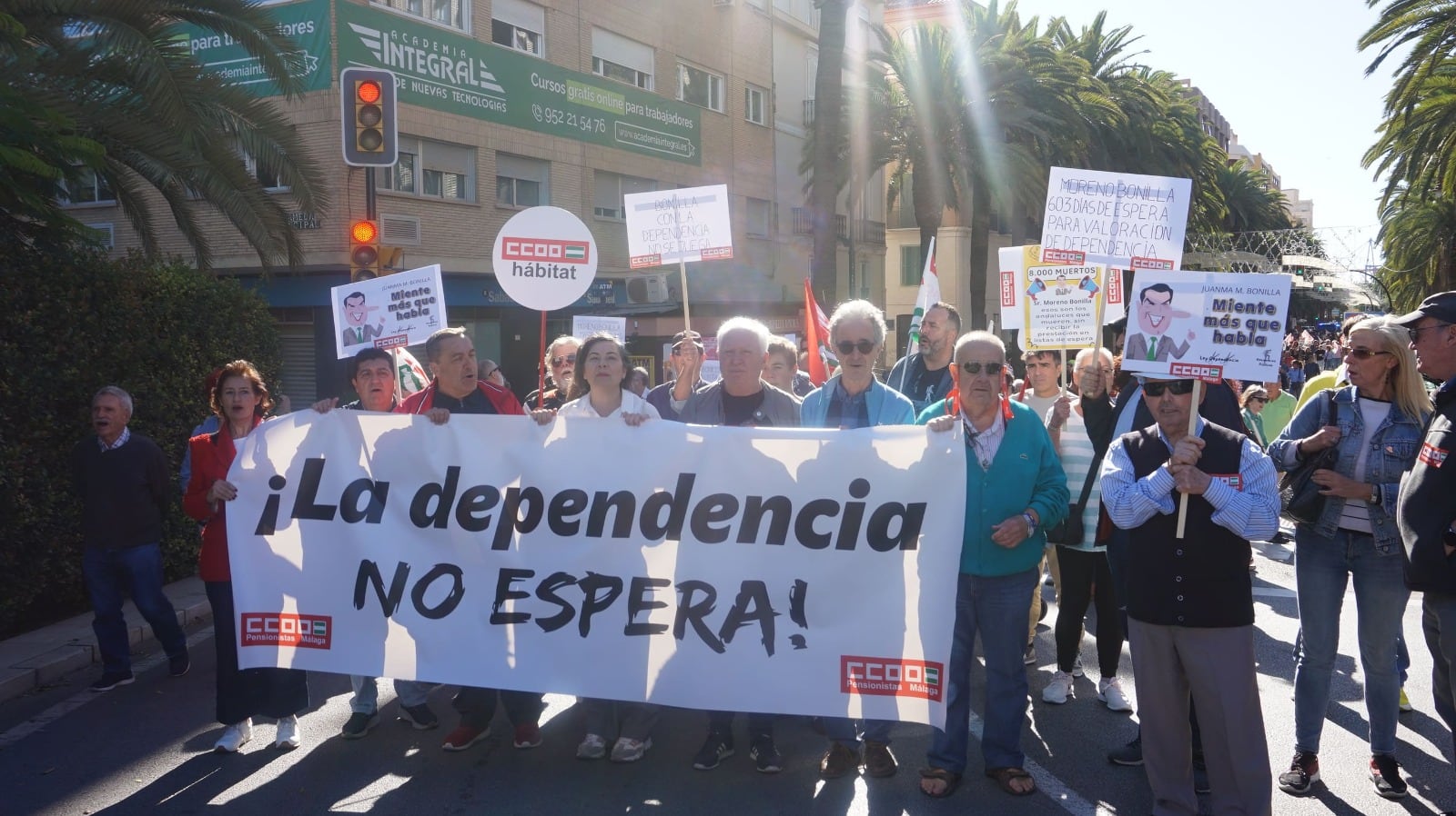 Comisiones Obreras se moviliza por la dependencia en Málaga con el respaldo de la izquierda política