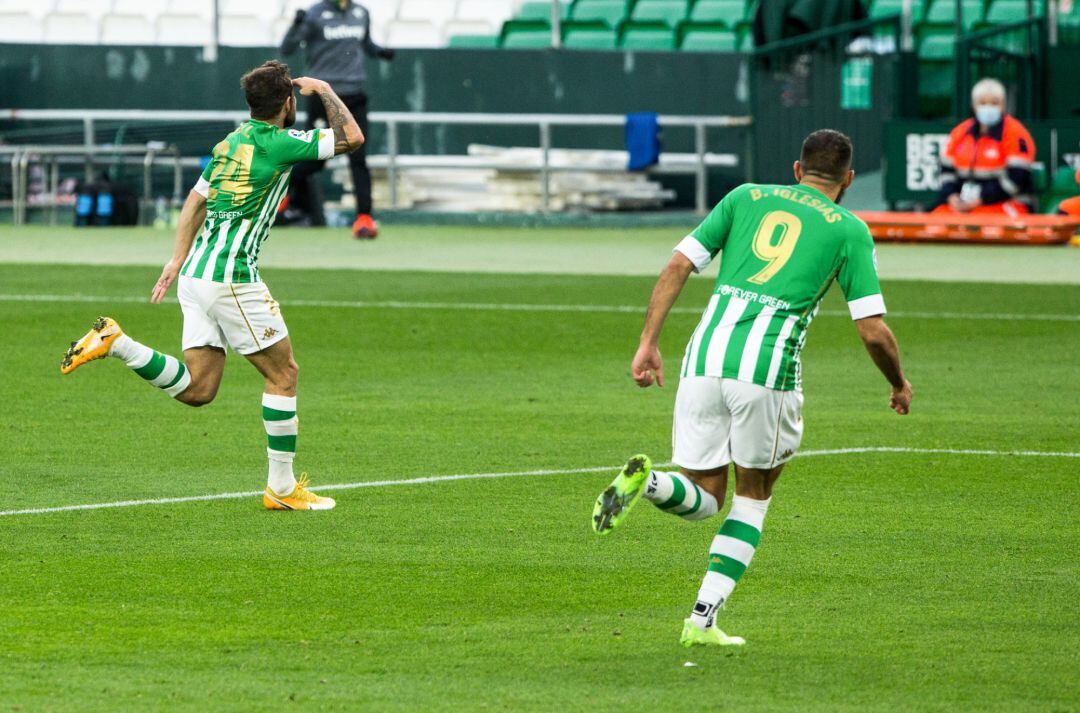 Celebrate score of Aitor Ruibal of Real Betis during LaLiga, football match played between Real Betis Balompie and Villarreal Club Futbol at Benito Villamarin Stadium on December 13, 2020 in Sevilla, Spain. AFP7