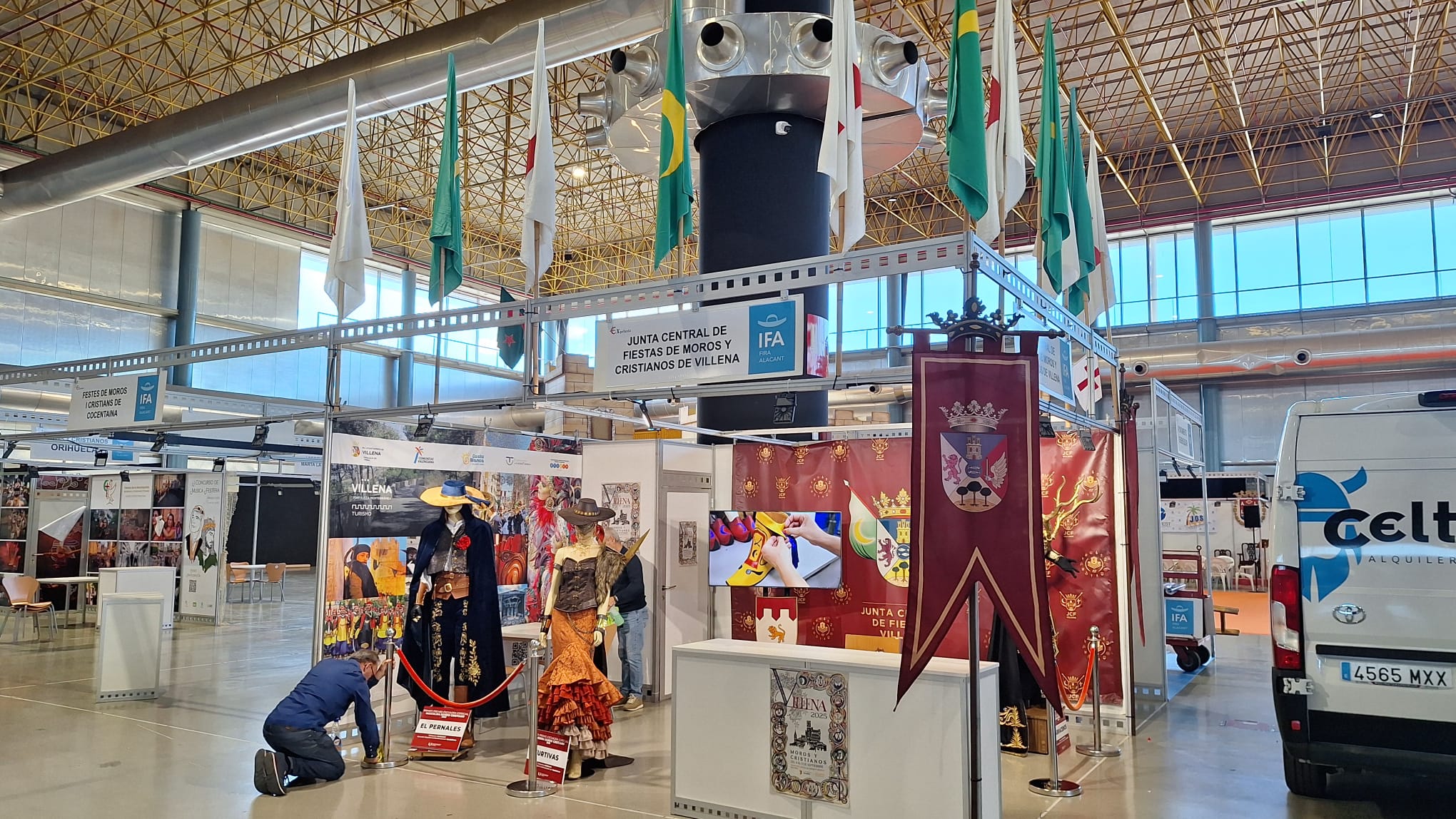La Junta Central de fiestas de Villena en Expofiesta