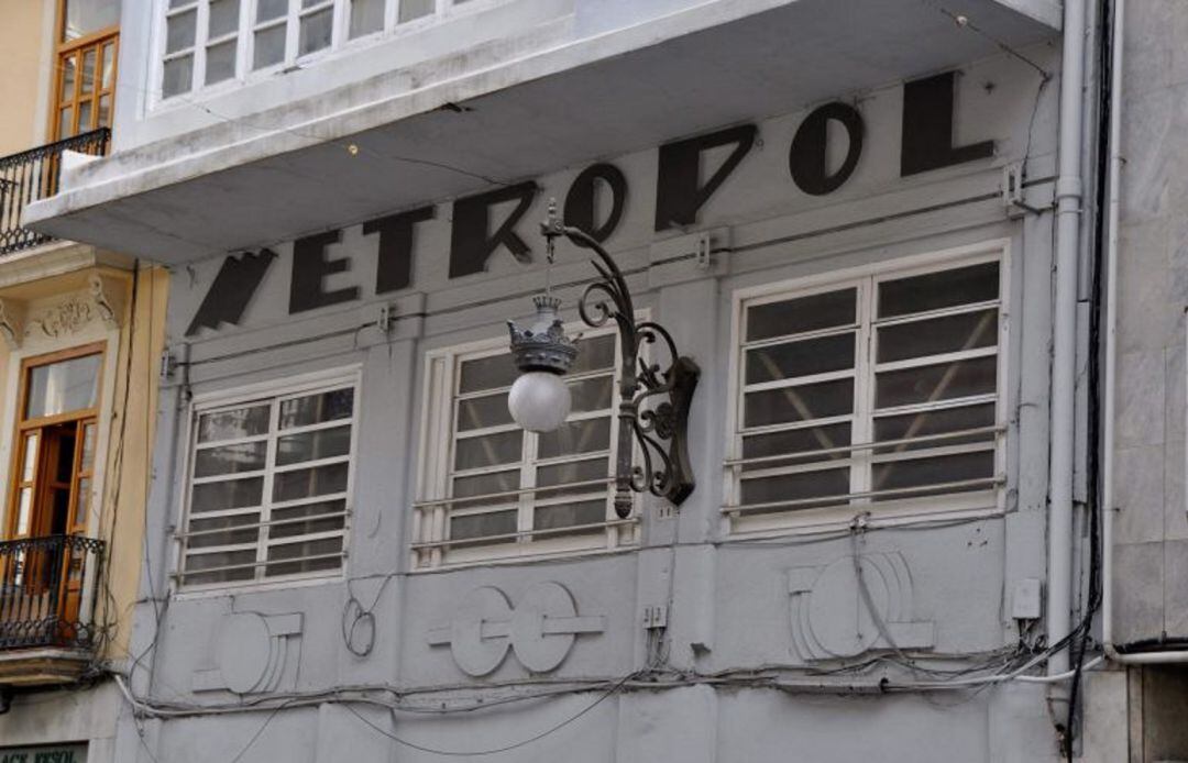 Exterior del antiguo cine Metropol, en València