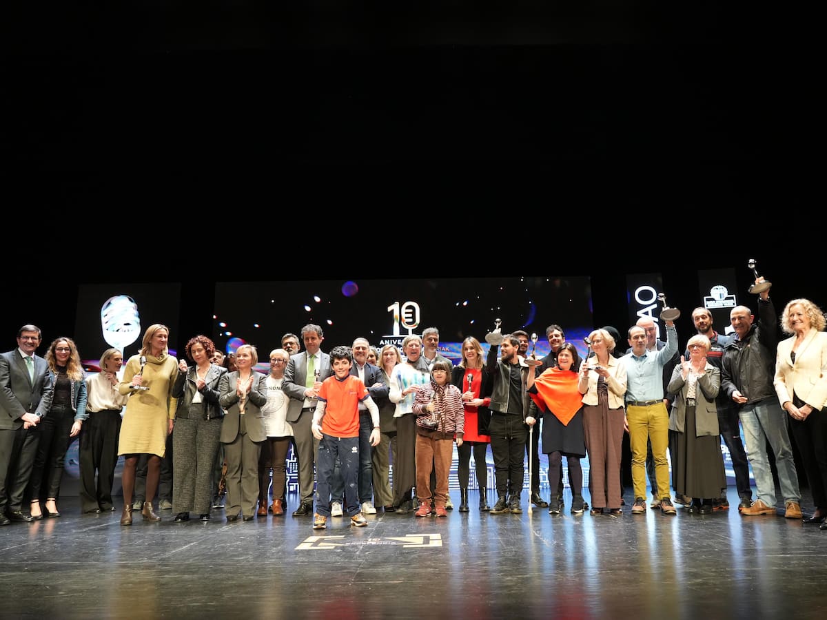 De la emoción al orgullo colectivo: los premiados de Radio Bilbao reivindican la excelencia "que se construye cada día"