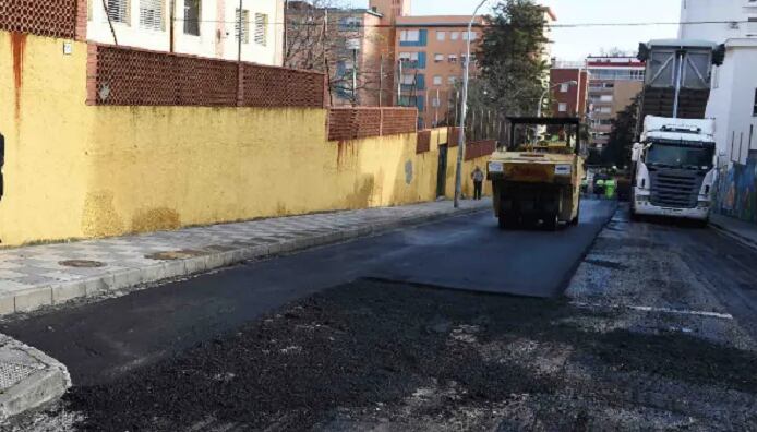 Trabajos de asfaltado en Algeciras