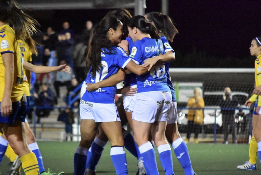 Las futbolistas azulonas celebrando un gol