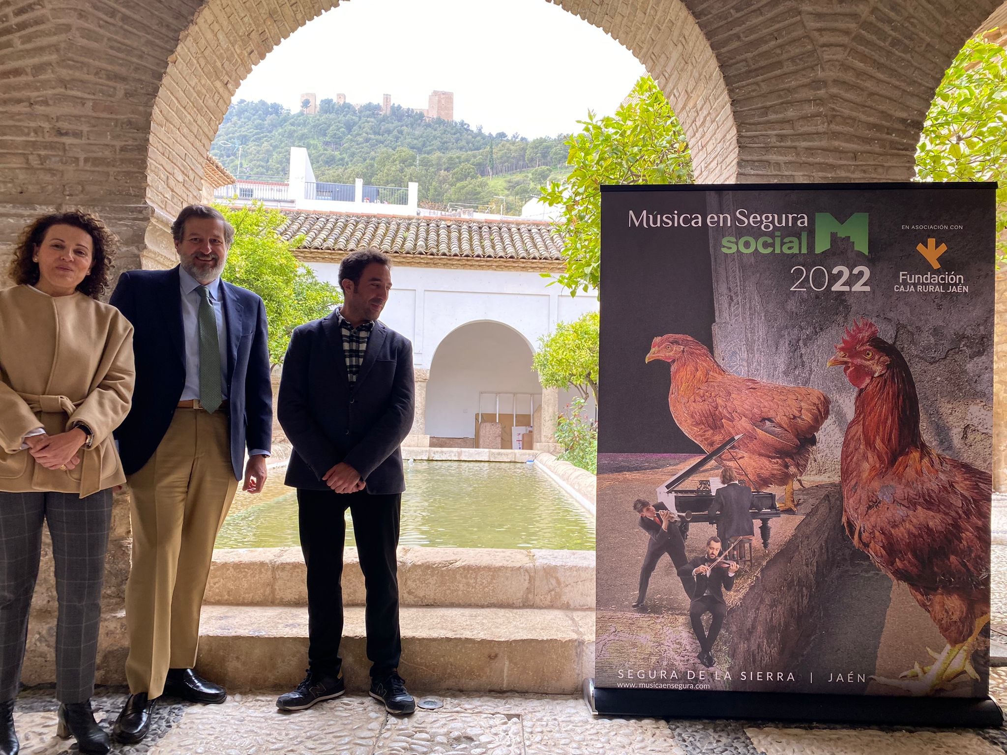 Pilar Rodrigo, responsable del área cultural de la Fundación Caja Rural; Luis Jesús García-Lomas, presidente de la Fundación y Daniel Broncano, director del festival Música en Segura.