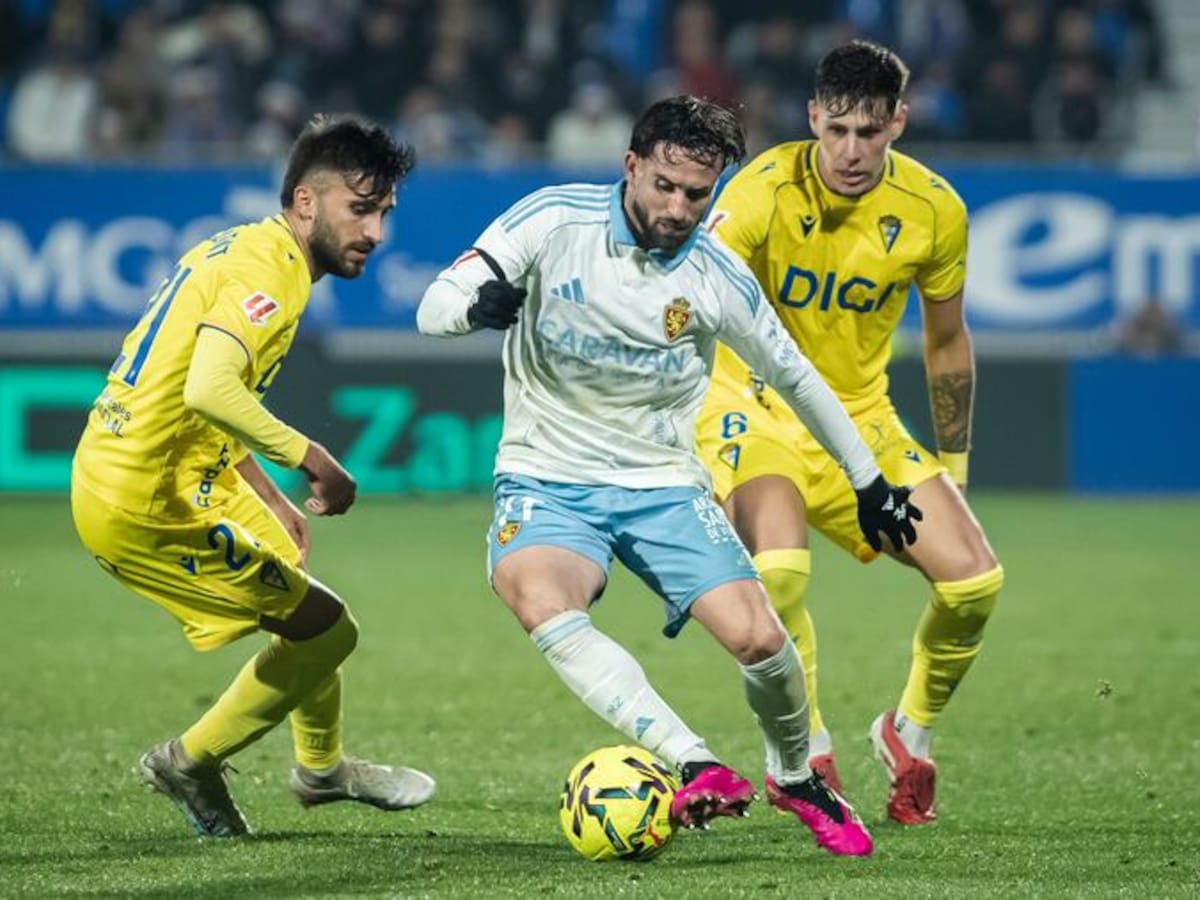 Un Cádiz CF de entreguerras recibe a un Real Zaragoza en busca del milagro