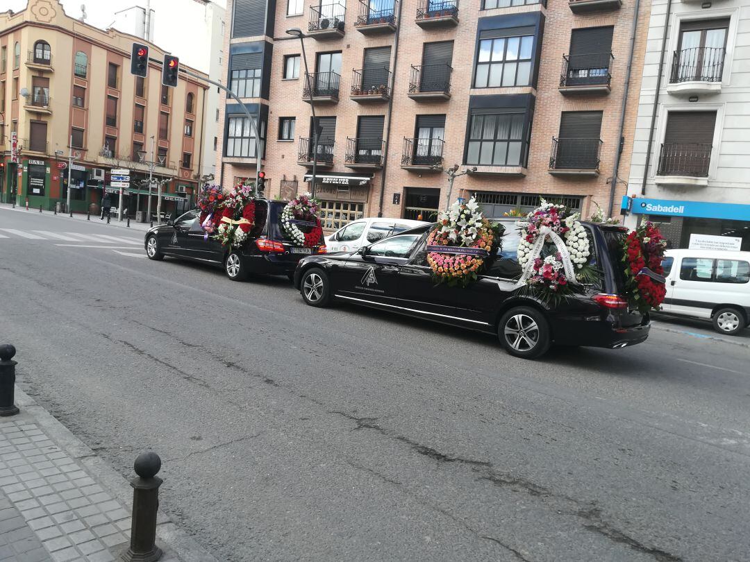 Coches fúnebres en el centro de Aranda