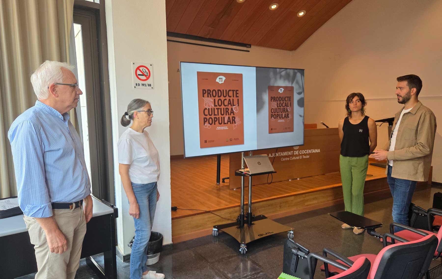 Un instant de la presentació d&#039;aquesta iniciativa amb Paco Payá, Maribel Llorens, Jordi Pla i Marta Brotons, en el Centre Cultural El Teular