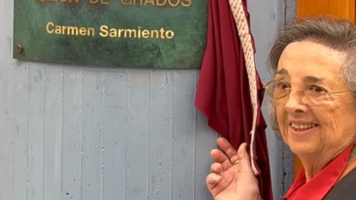 Filosofía y Letras repara una injusticia histórica llenando de nombres de mujer los pasillos de la facultad