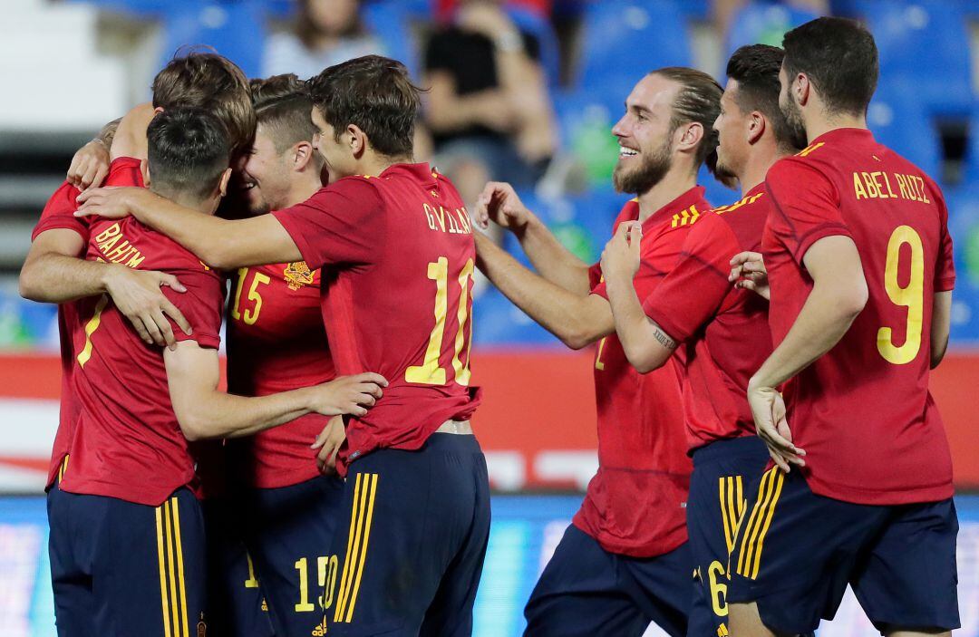 Los jugadores de la Selección celebran uno de los goles ante Lituania, en el amistoso de este martes