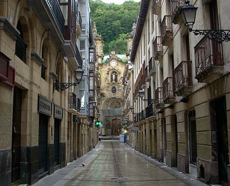 Imagen de la calle Mayor de San Sebastián.