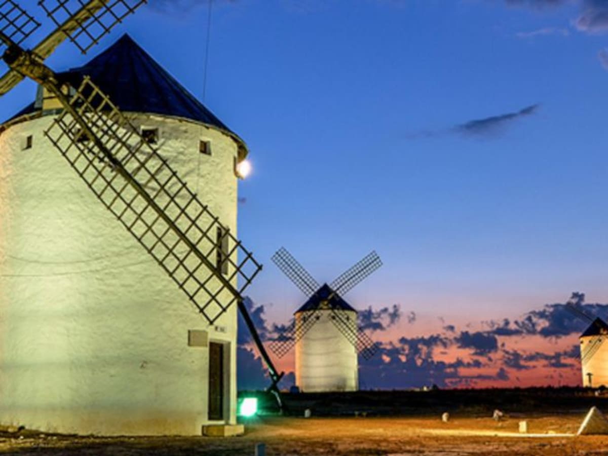Comienza la Tradicional Molienda Nocturna en Campo de Criptana