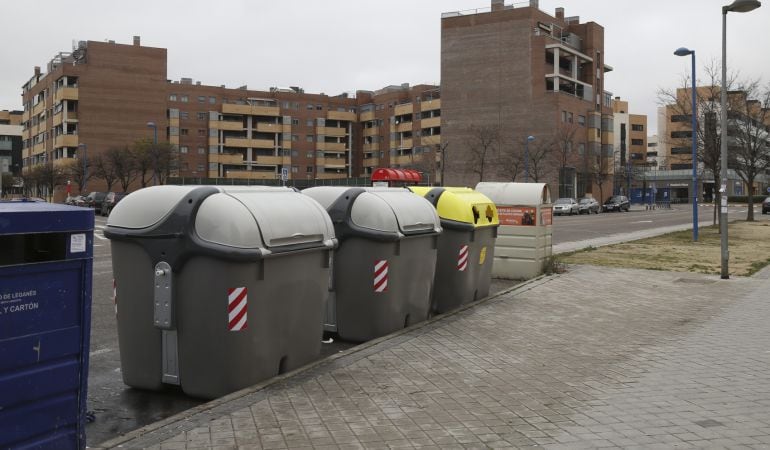 La presunta pirómana había provocado el incendio de al menos cuatro contenedores de basura y recogida de ropa