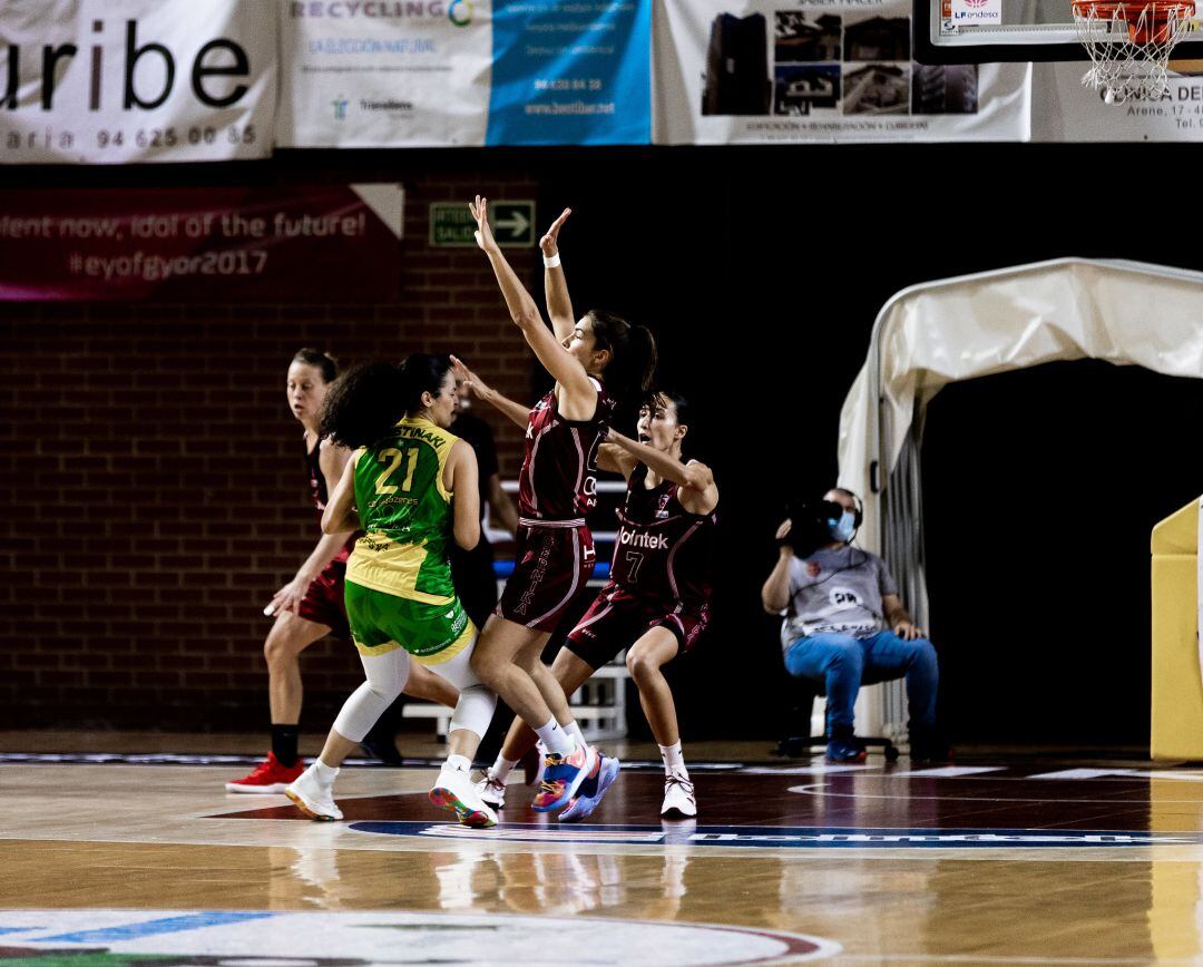 Lointek Gernika piensa ya en el derby contra Araski tras ganar cómodamente a AL Qaceres