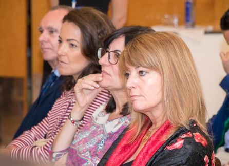 Pilar Miranda y María Antonia Peña, desde al izquierda